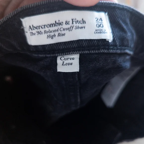 Abercrombie & Fitch The ‘90s Relaxed Cutoff Short High Rise Black - Size 24/00 - Picture 3 of 4